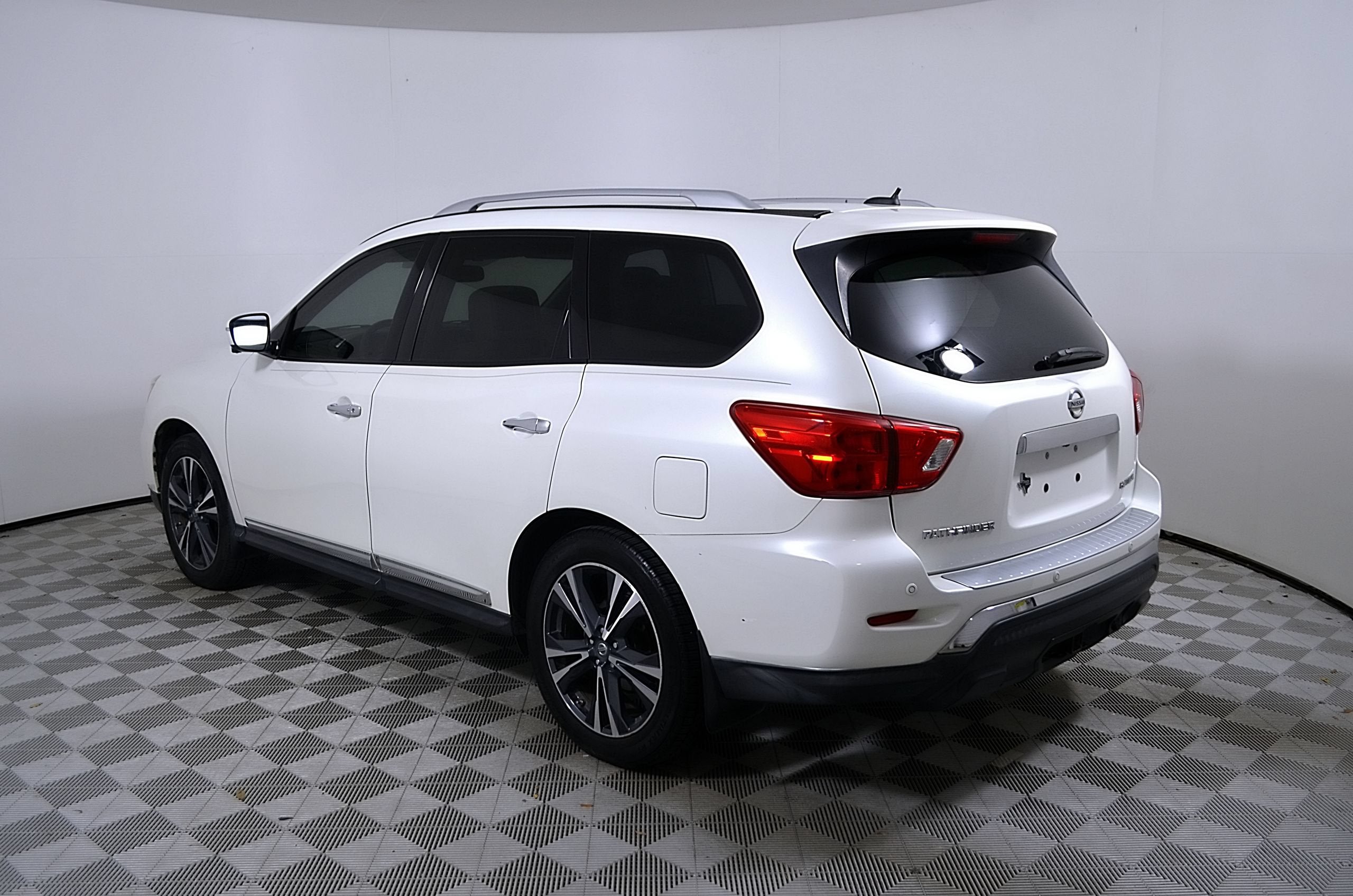 2018 Nissan Pathfinder Platinum