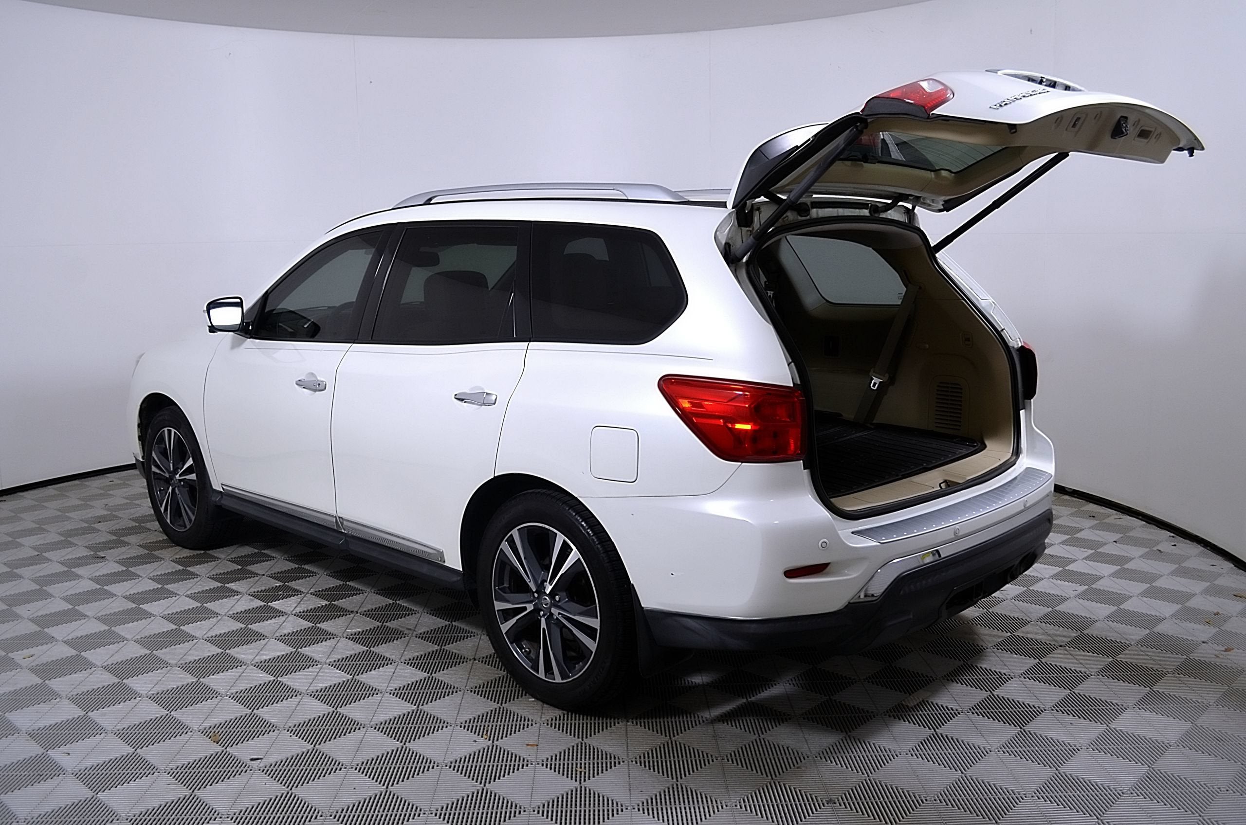 2018 Nissan Pathfinder Platinum