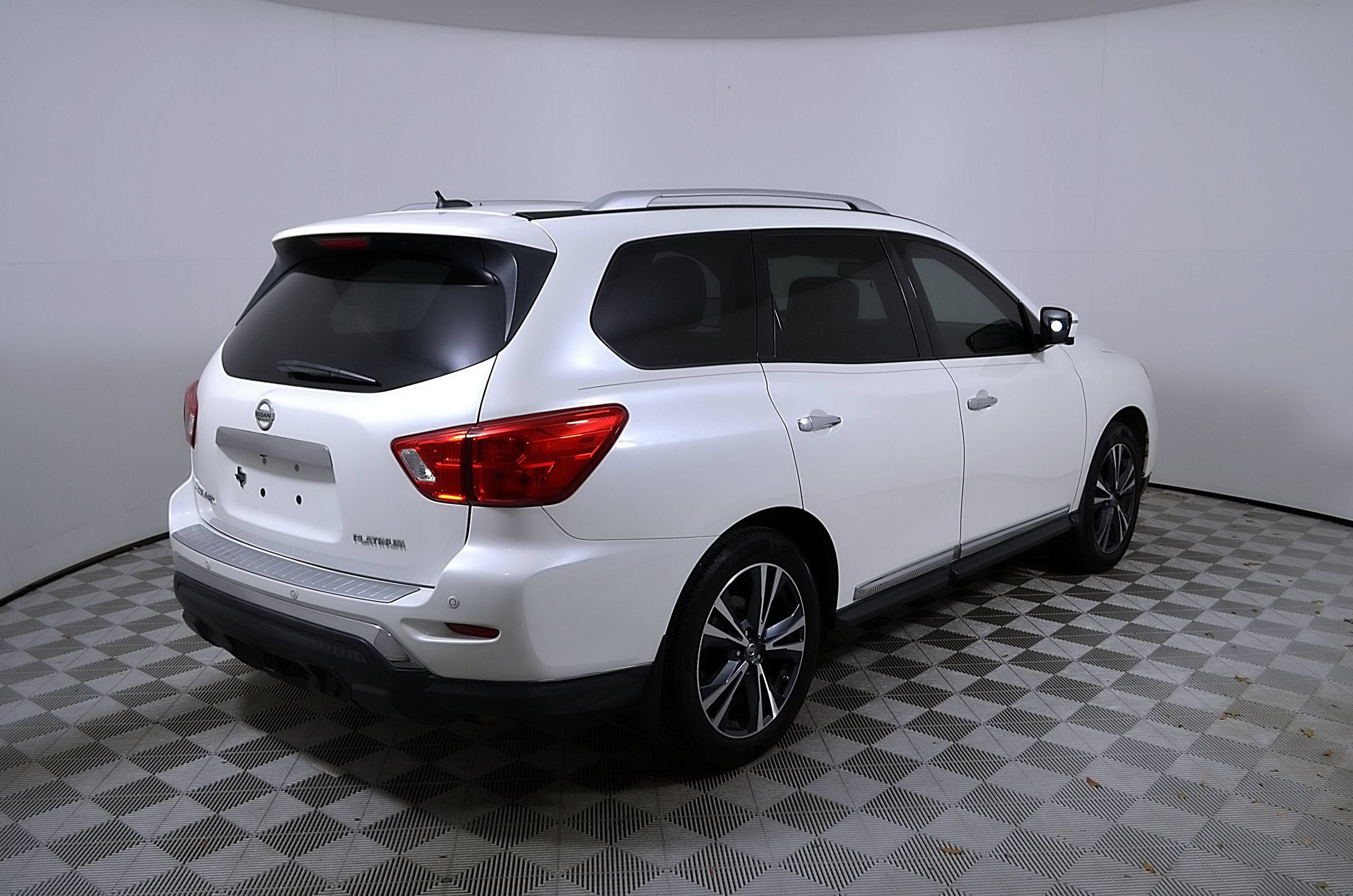 2018 Nissan Pathfinder Platinum