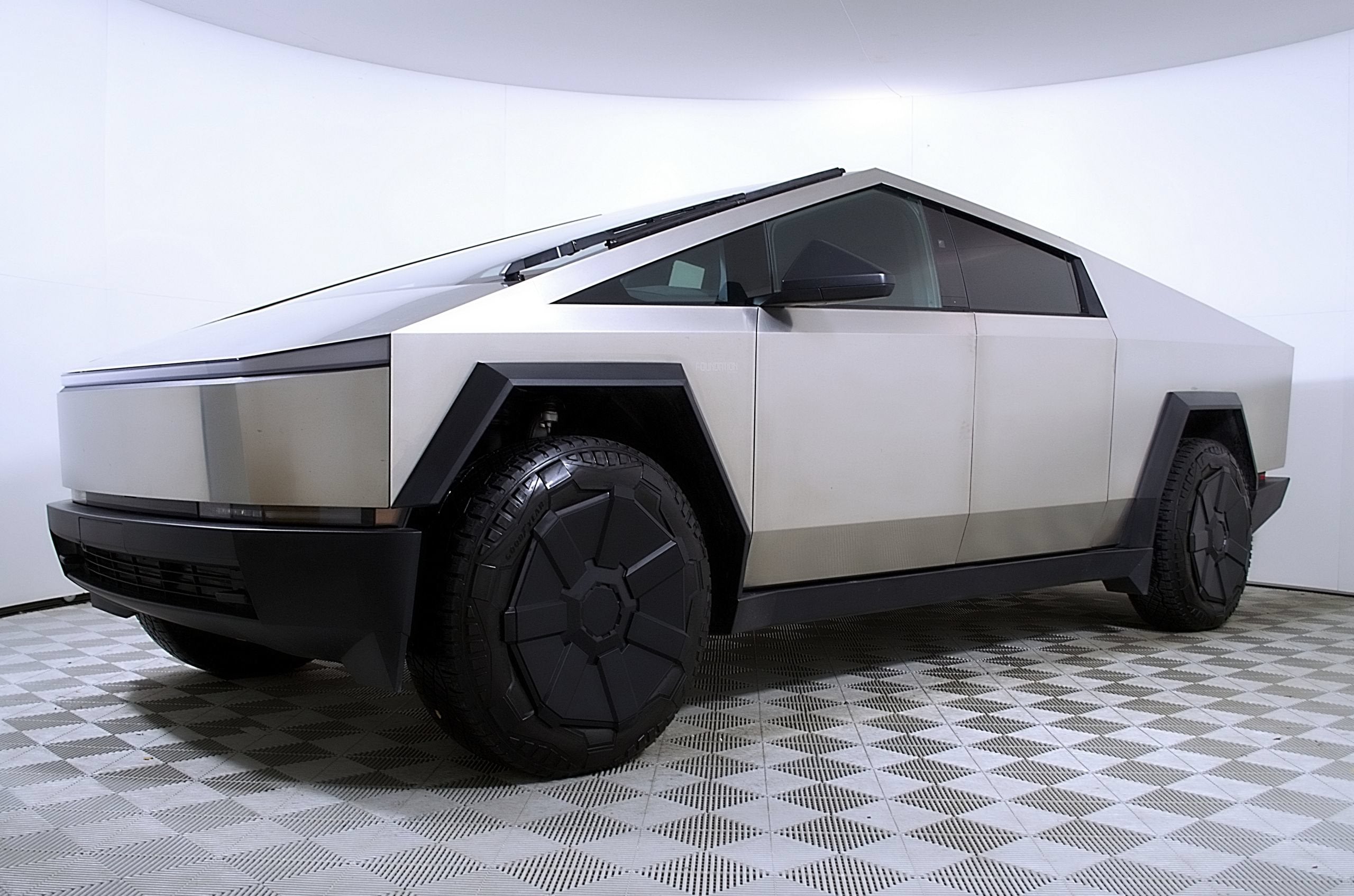 2024 Tesla Cybertruck Cyberbeast