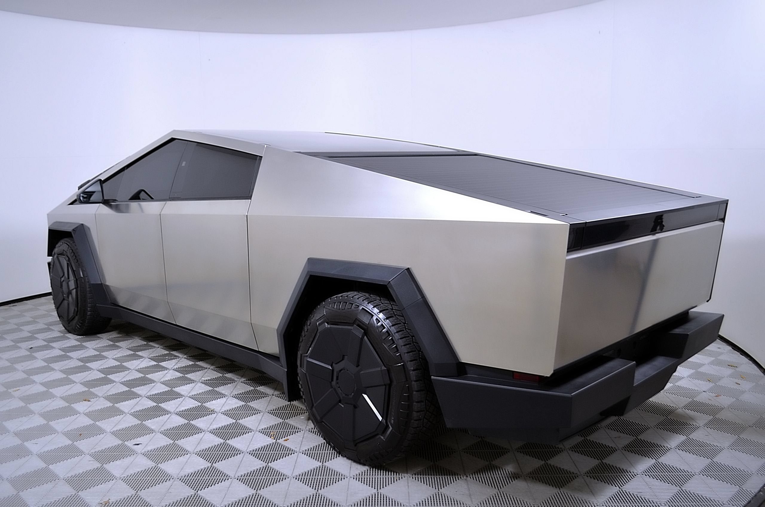 2024 Tesla Cybertruck Cyberbeast