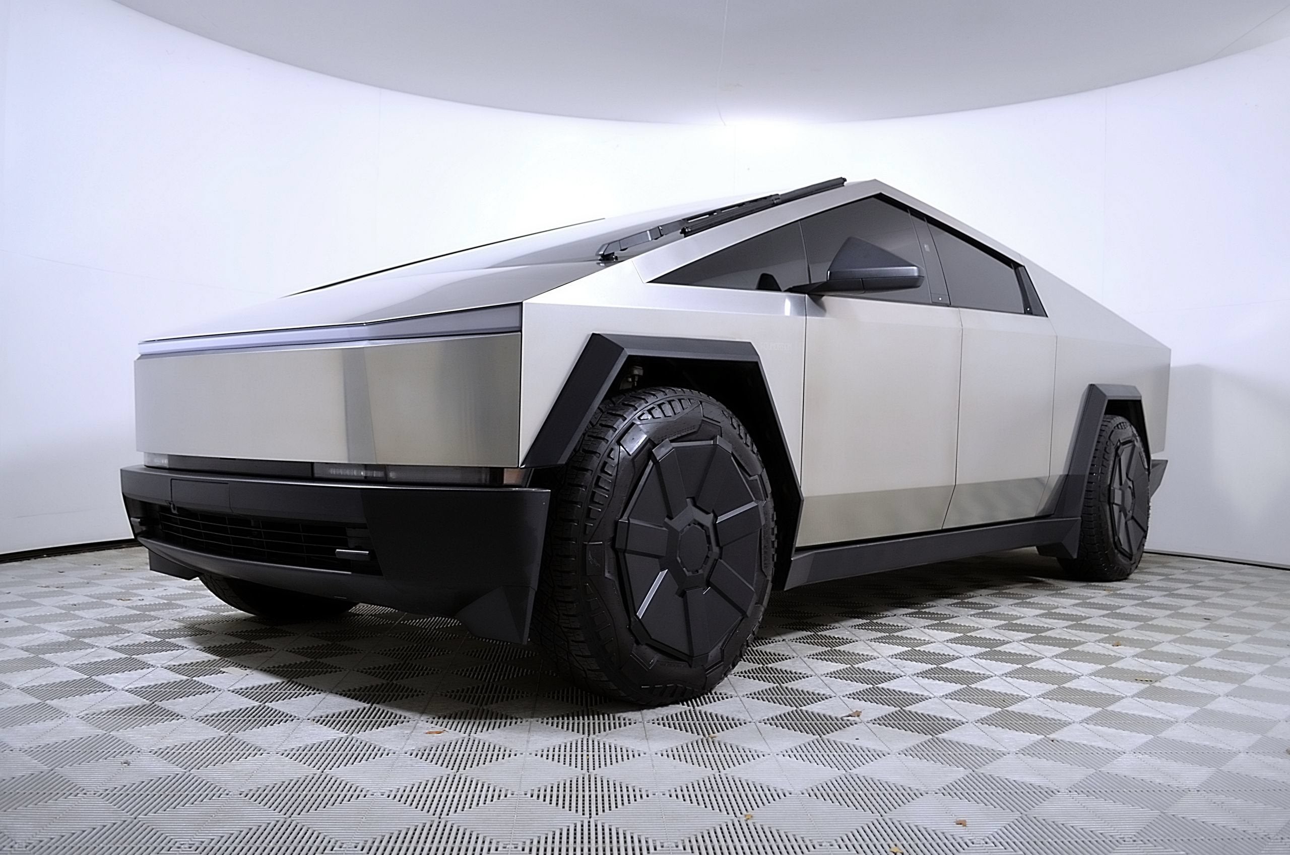 2024 Tesla Cybertruck Cyberbeast