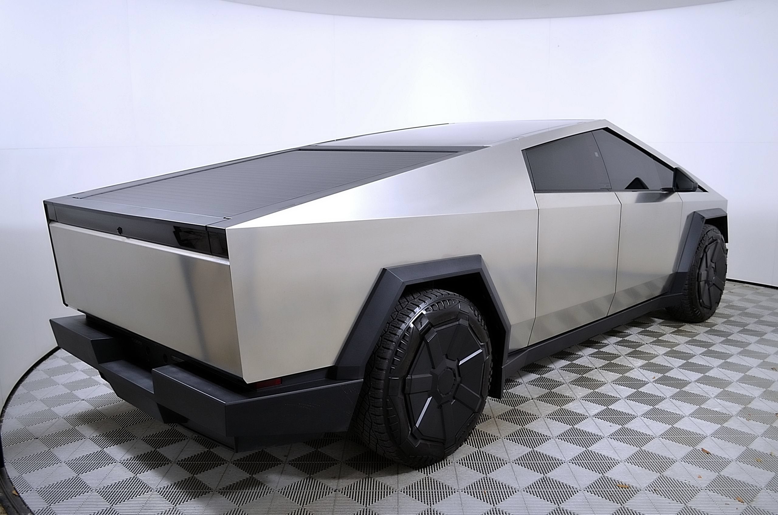 2024 Tesla Cybertruck Cyberbeast