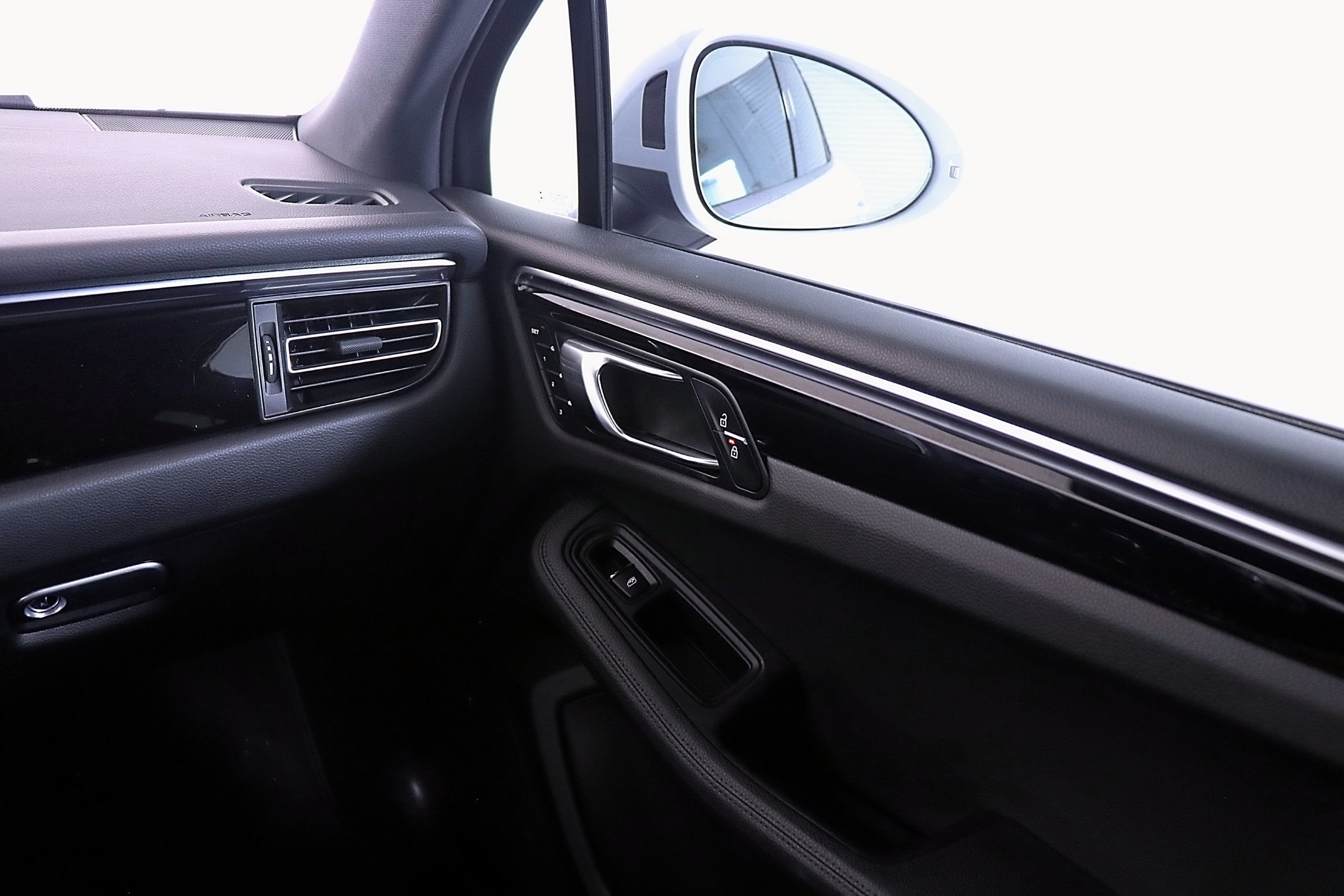 2021 Porsche Macan Base