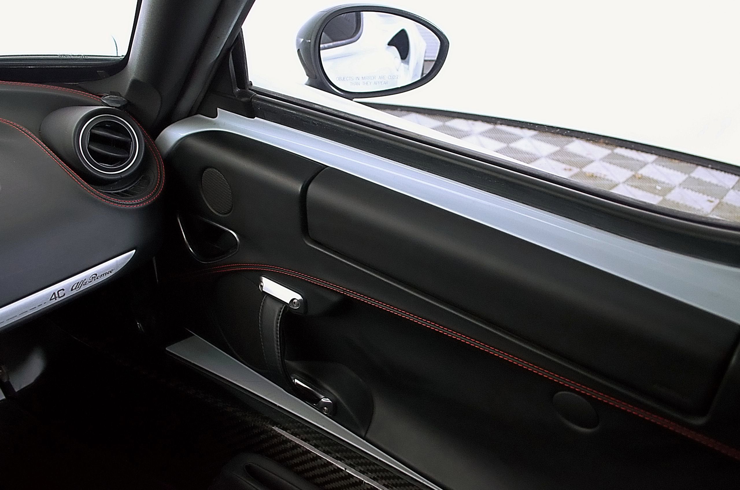 2015 Alfa Romeo 4C Base
