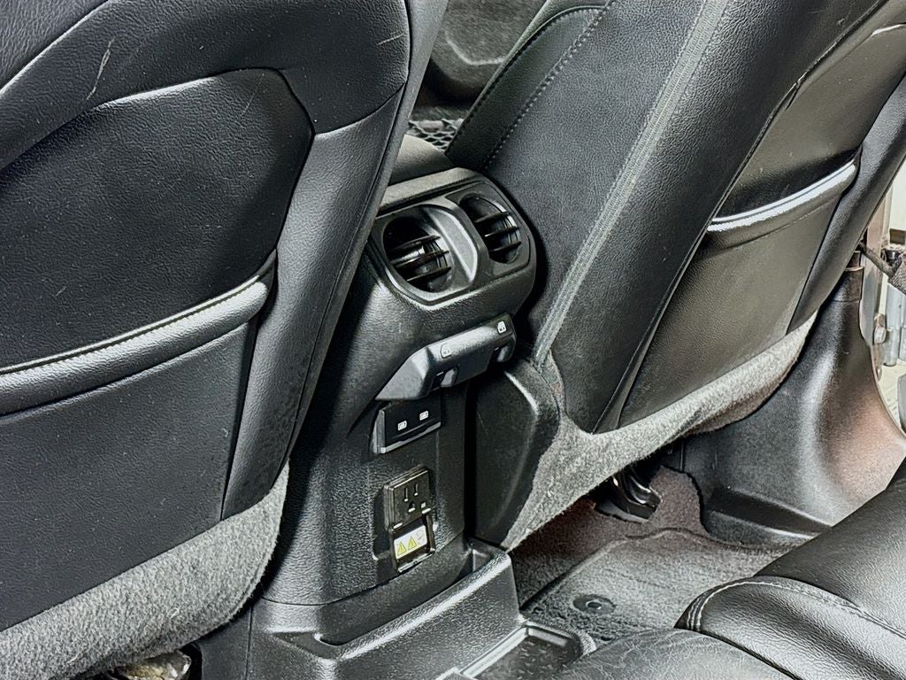 2022 Jeep Wrangler Unlimited Sahara Altitude