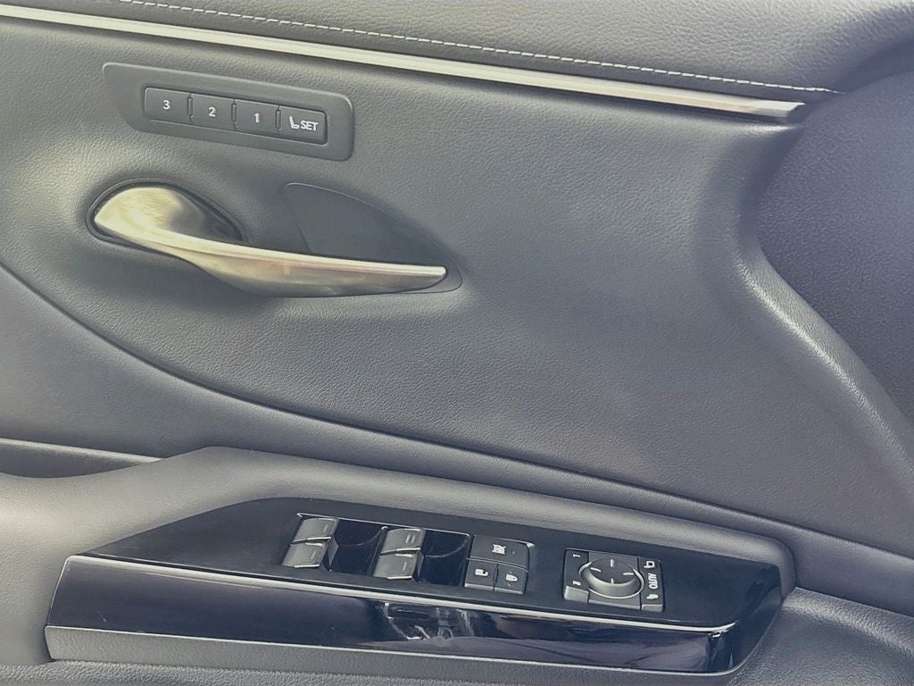 2023 Lexus ES 350 F SPORT Handling