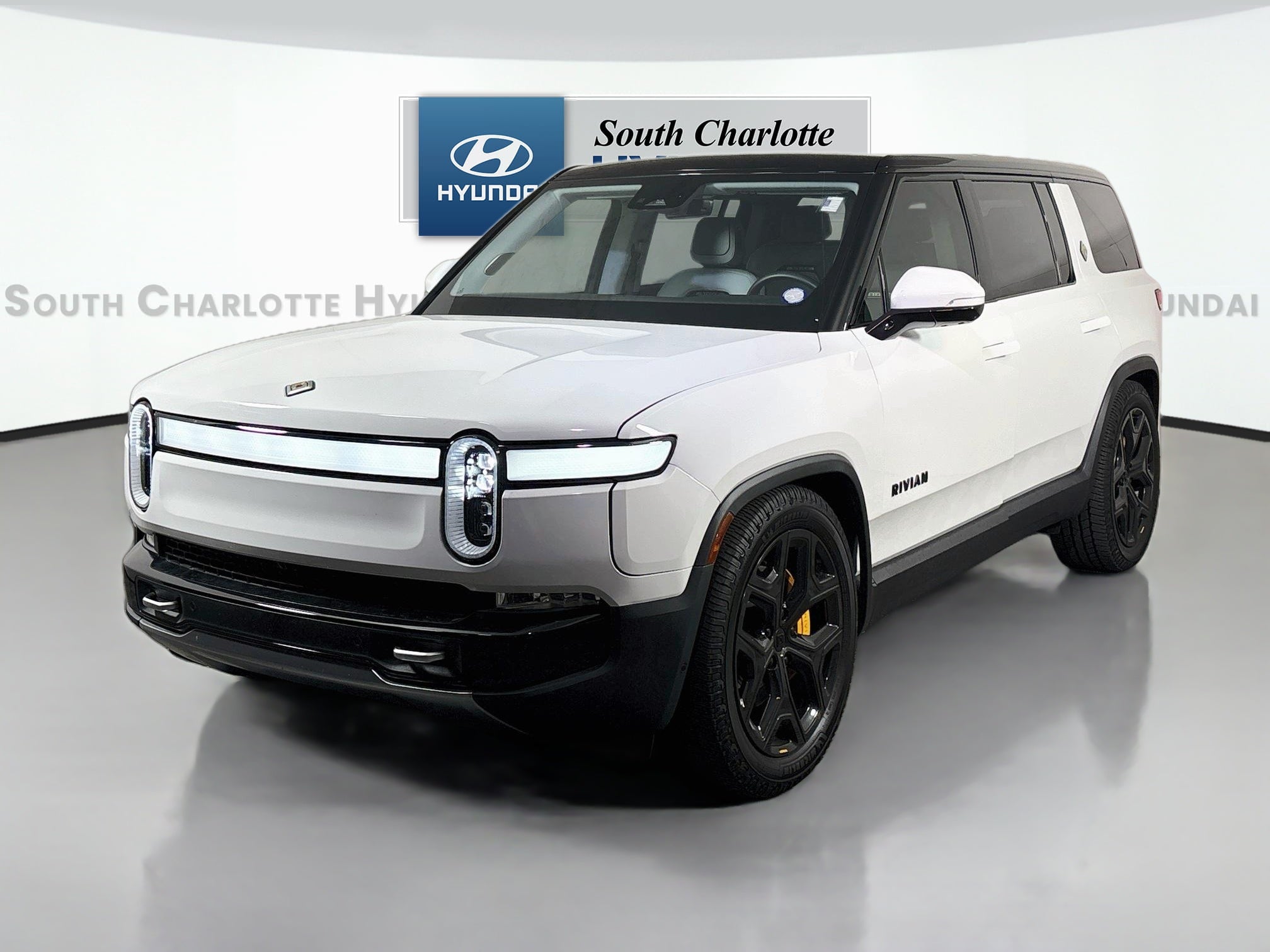 2024 Rivian R1S Adventure