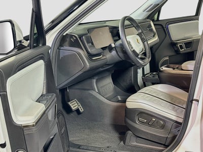 2024 Rivian R1S Adventure