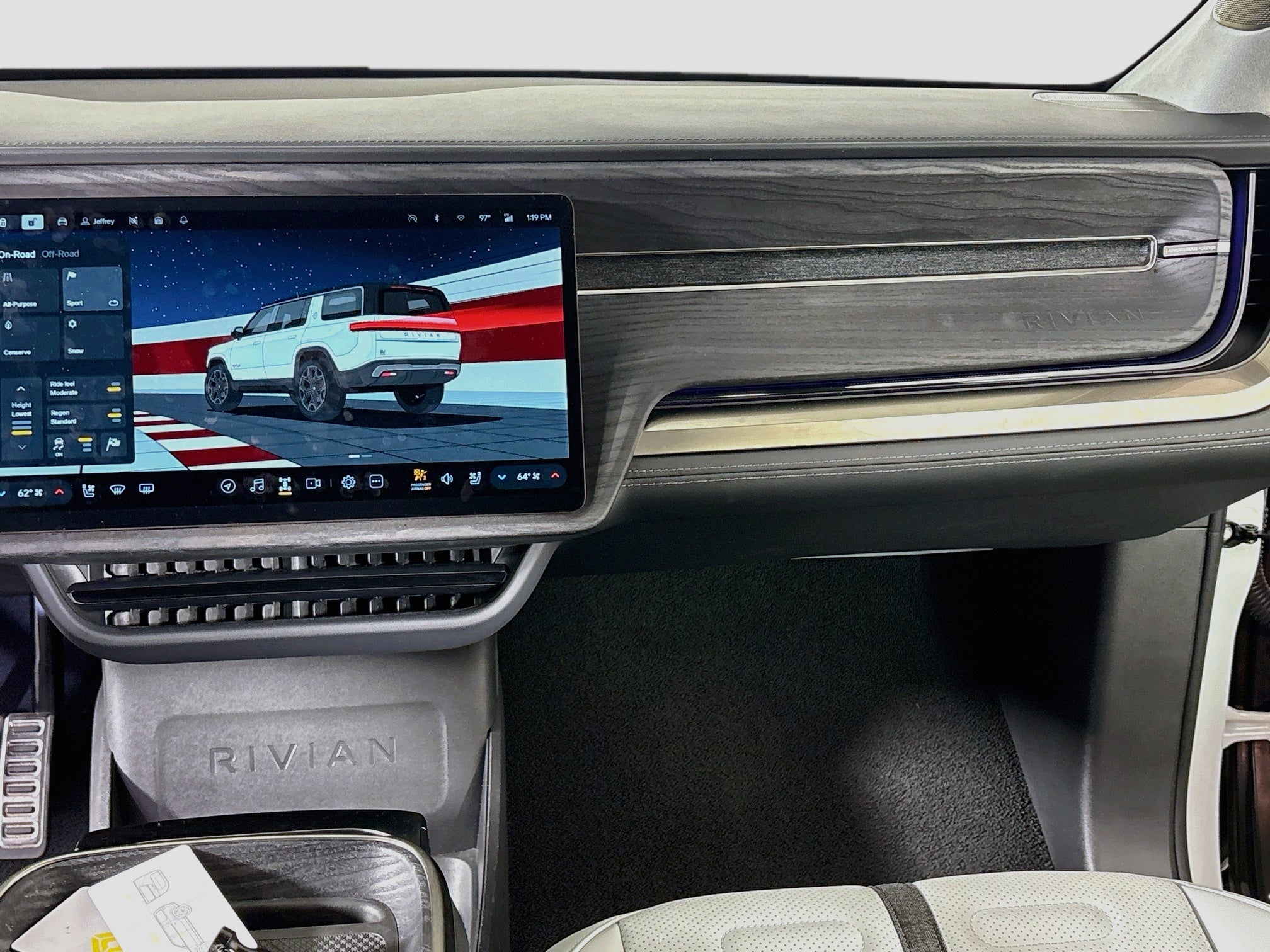 2024 Rivian R1S Adventure