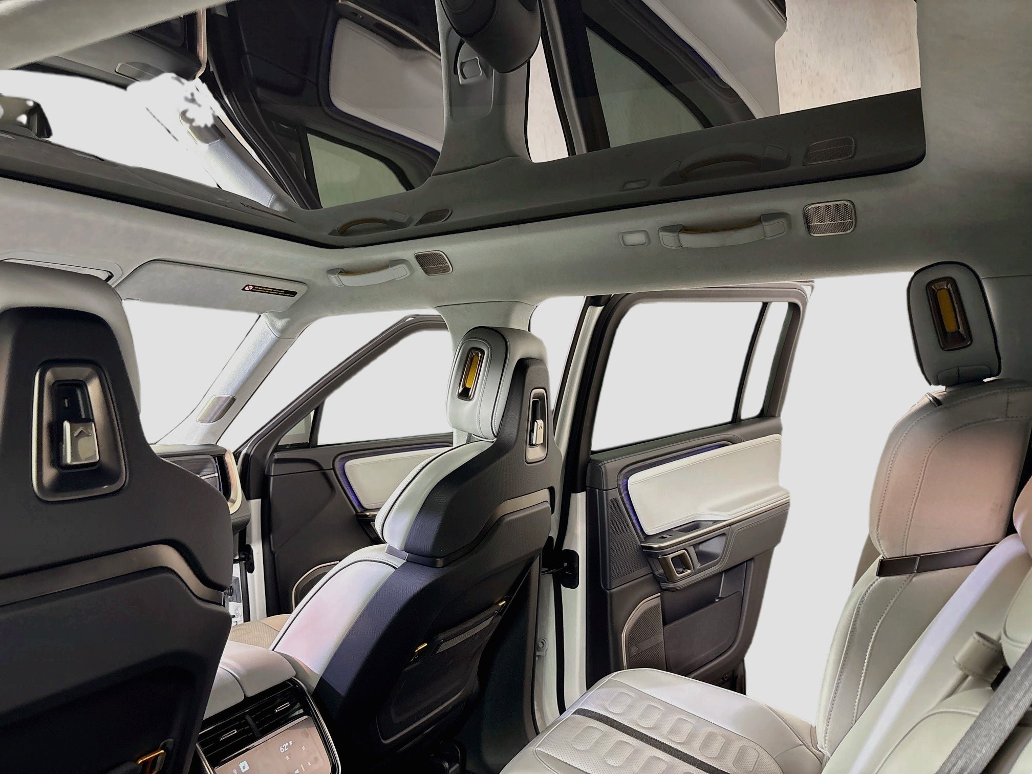 2024 Rivian R1S Adventure