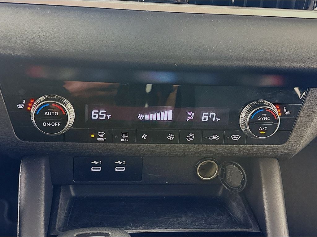 2025 Mitsubishi Outlander ES