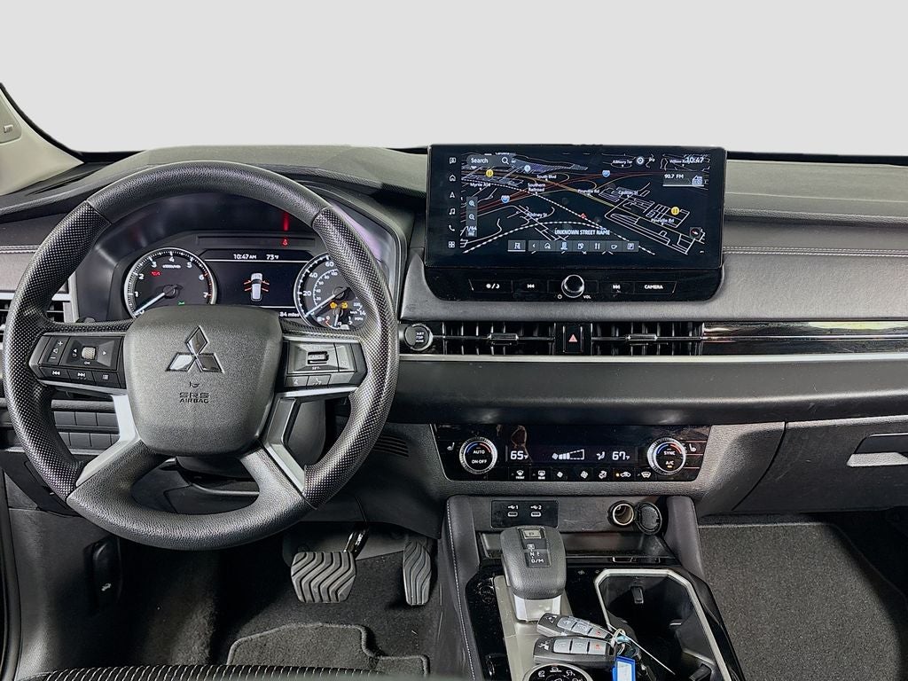 2025 Mitsubishi Outlander ES