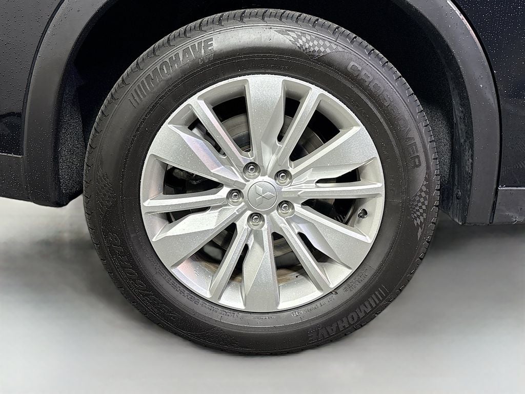 2025 Mitsubishi Outlander ES