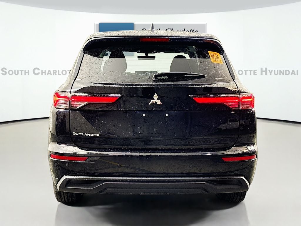 2025 Mitsubishi Outlander ES