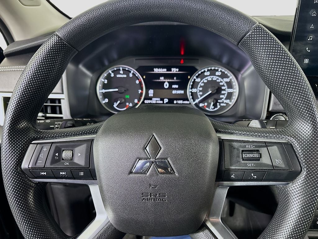 2025 Mitsubishi Outlander ES
