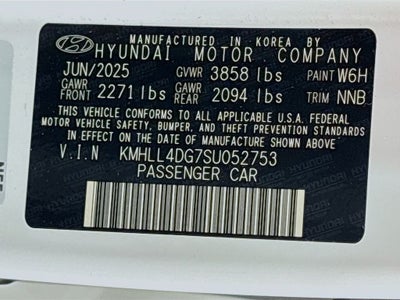 2025 Hyundai Elantra SE