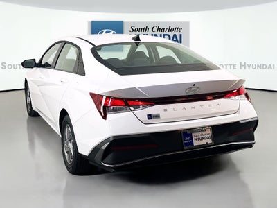 2025 Hyundai Elantra SE