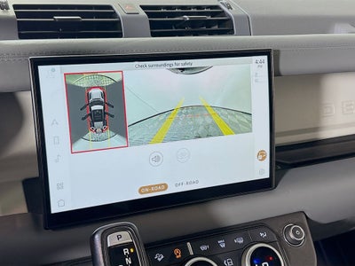 2023 Land Rover Defender SE