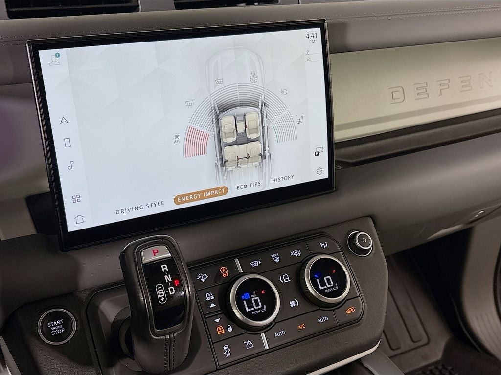 2023 Land Rover Defender SE