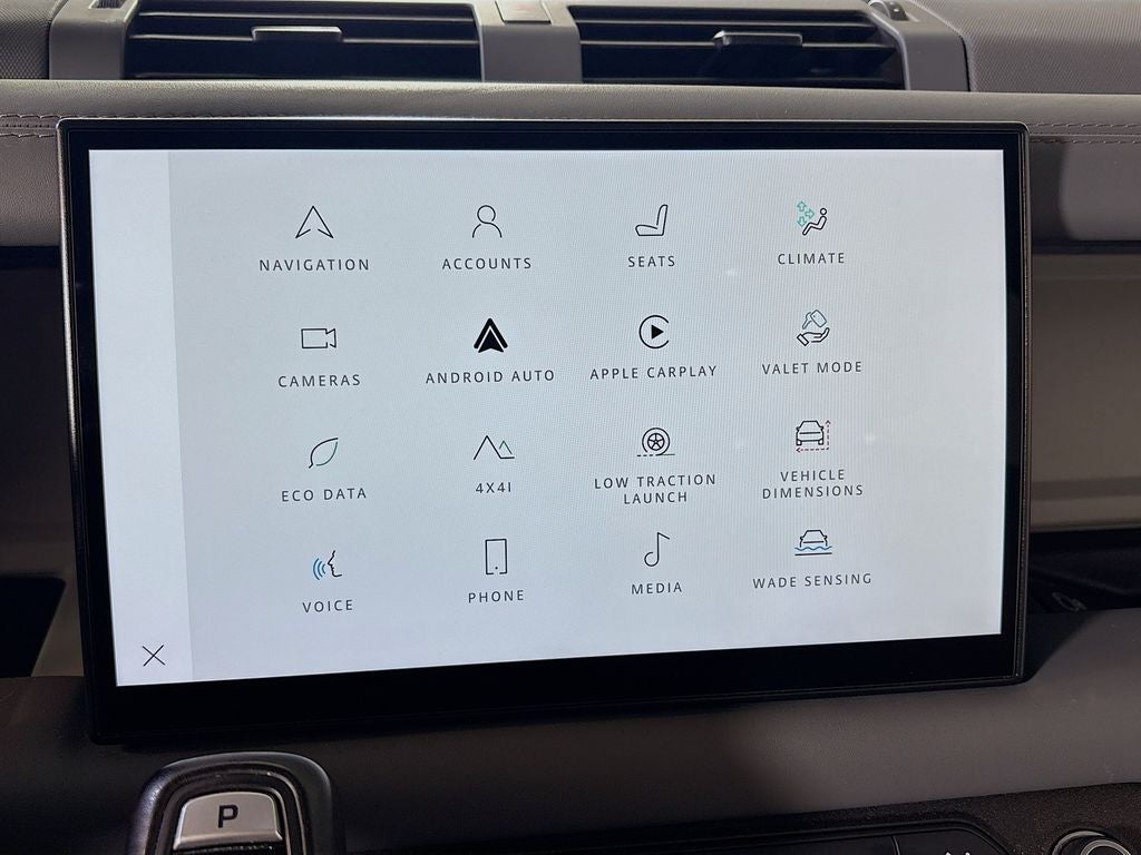 2023 Land Rover Defender SE