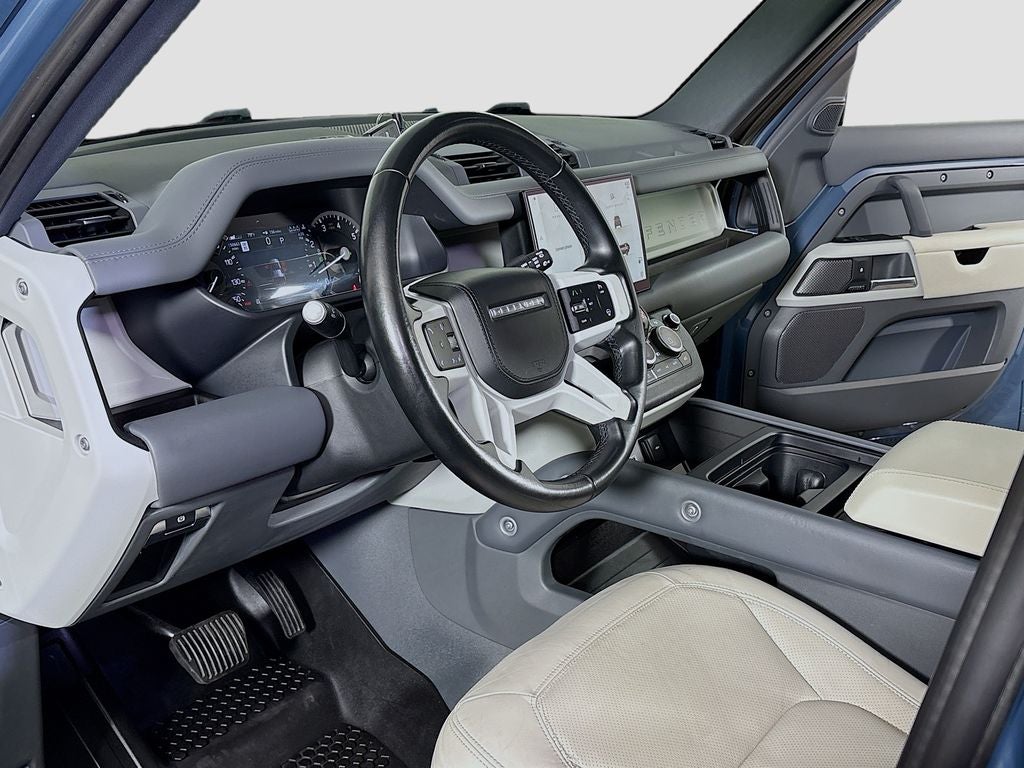 2023 Land Rover Defender SE