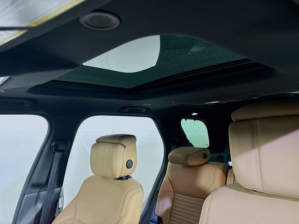 2023 Land Rover Discovery Metropolitan Edition
