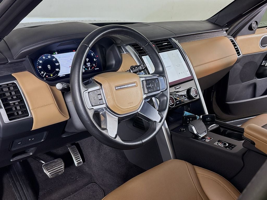 2023 Land Rover Discovery Metropolitan Edition