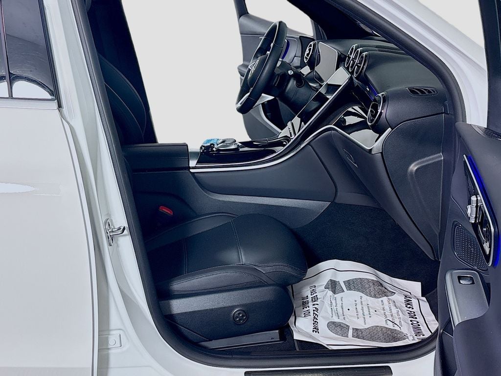 2025 Mercedes-Benz GLC 300 300