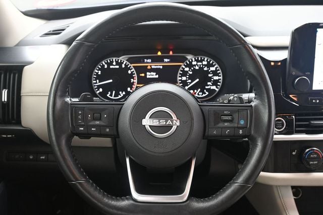 2022 Nissan Pathfinder SL