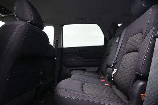 2023 Nissan Pathfinder SV