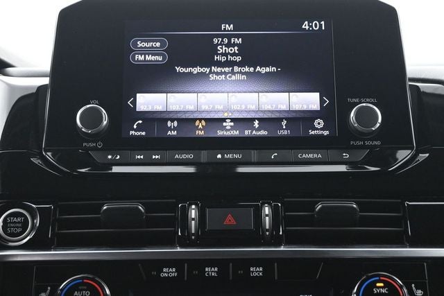 2023 Nissan Pathfinder SV