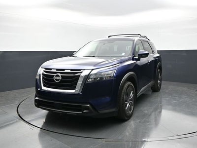 2023 Nissan Pathfinder SV