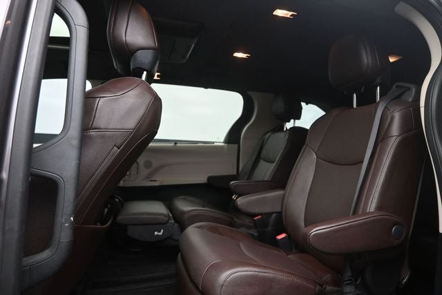 2022 Toyota Sienna Platinum