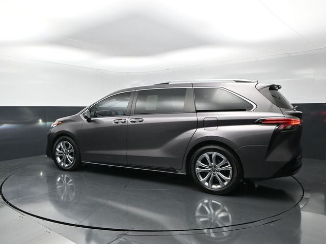 2022 Toyota Sienna Platinum