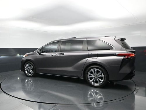 2022 Toyota Sienna Platinum