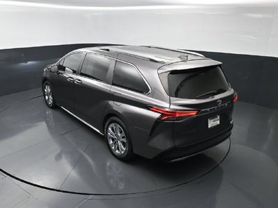 2022 Toyota Sienna Platinum