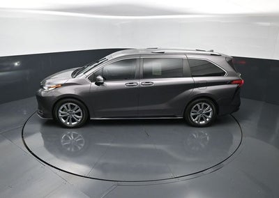2022 Toyota Sienna Platinum