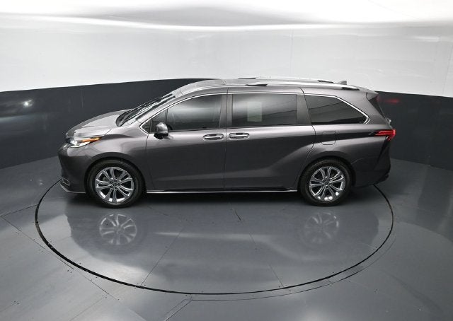 2022 Toyota Sienna Platinum