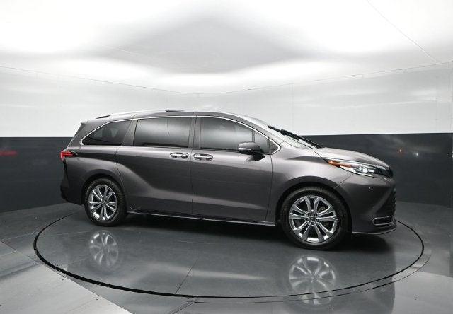 2022 Toyota Sienna Platinum