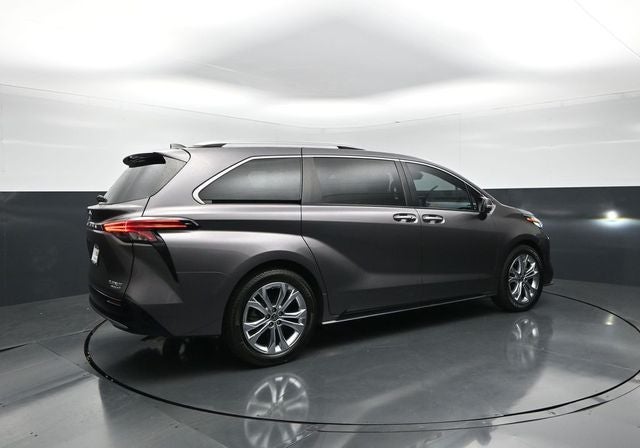 2022 Toyota Sienna Platinum