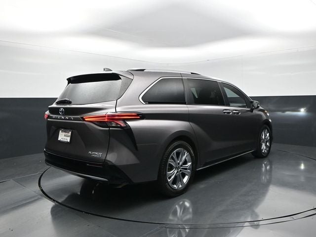 2022 Toyota Sienna Platinum