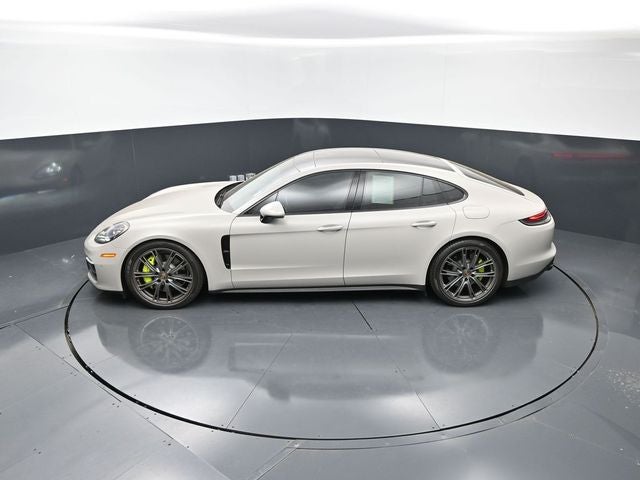 2022 Porsche Panamera 4