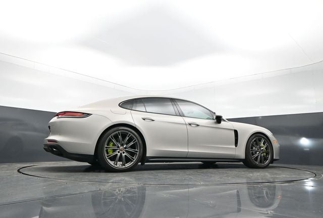 2022 Porsche Panamera 4