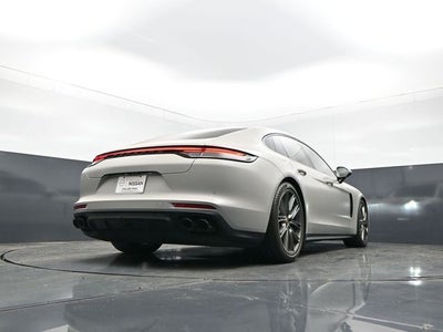 2022 Porsche Panamera 4