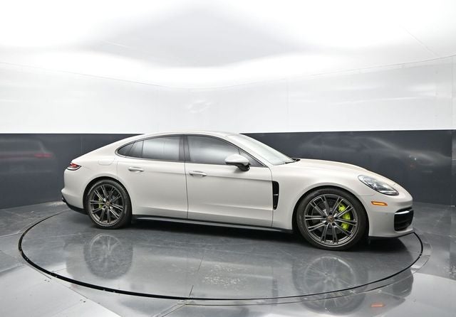 2022 Porsche Panamera 4