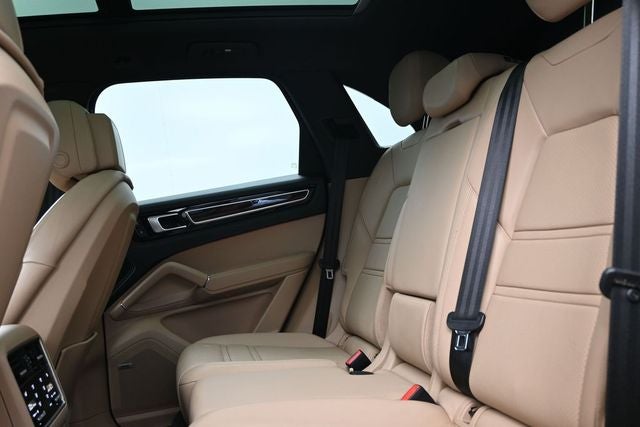2022 Porsche Cayenne Base