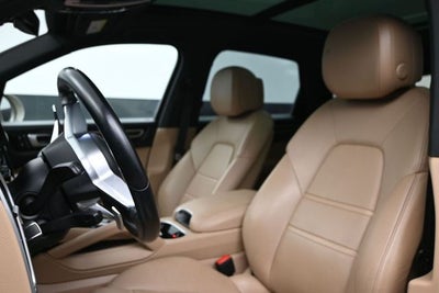 2022 Porsche Cayenne Base