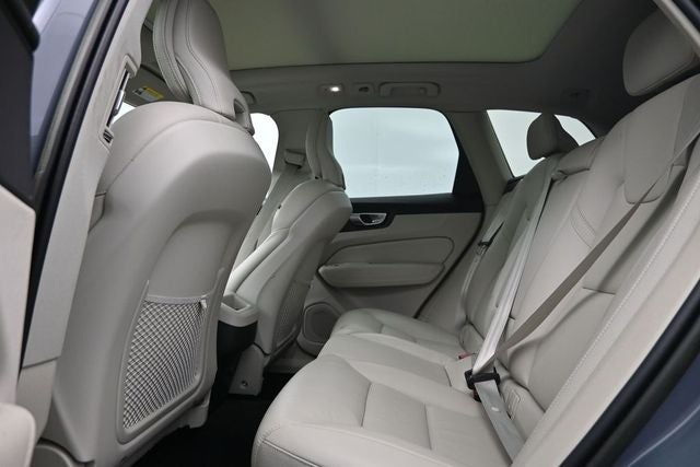 2023 Volvo XC60 Plus Bright Theme
