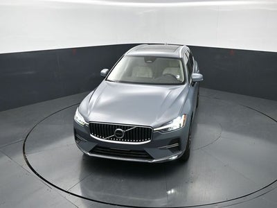 2023 Volvo XC60 Plus Bright Theme